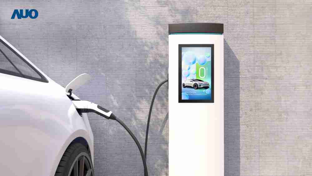 友達〝EVSE車用充電樁解決方案〞專為電動汽車充電樁設計，，，具有高亮度、、、克服戶外艱難環境的耐溫、、、耐紫外線等特性，，並搭載散熱性及擴充性強的高效能工業電腦，，，可實現人機互動訴求，，如資訊顯示、、、、支付等應用