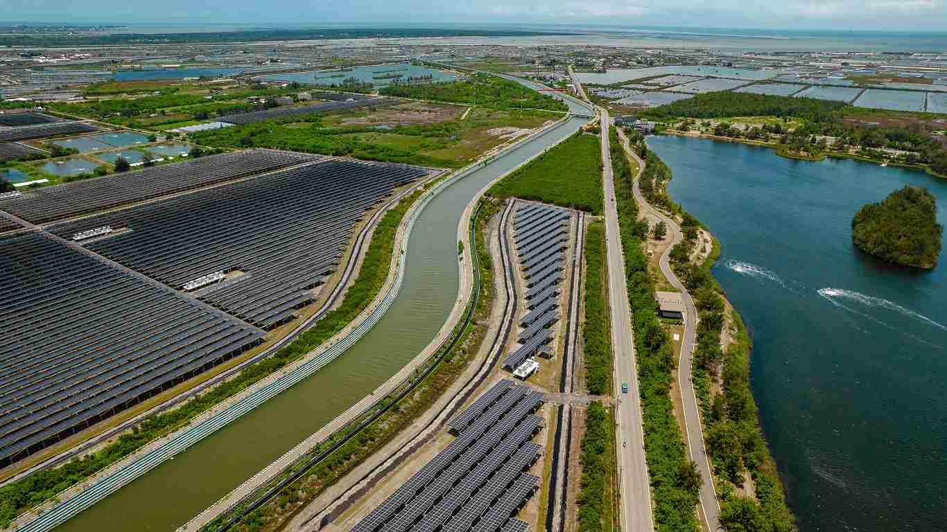 JDB电子能源事业提供智慧能源管理、、太阳能监控管理、、全方位电厂建置及运维解决方案，，并拥有管理超过6000案场的经验