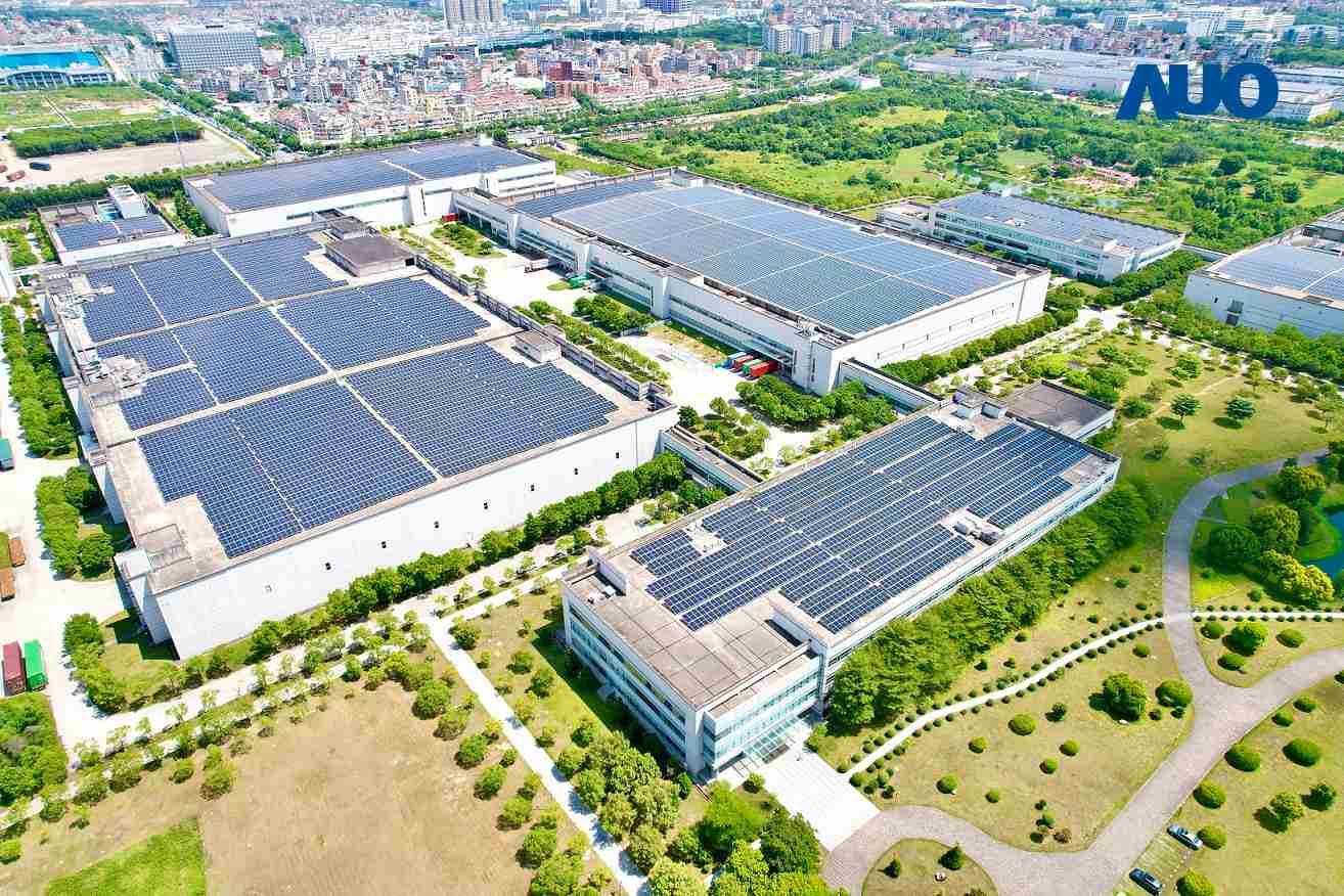 JDB电子厦门推动智能制造同时，，，透过绿电创能纵深推进绿色转型，，，，厂区全屋顶铺设太阳能光伏板，，，每年太阳能发电 2,600多万度